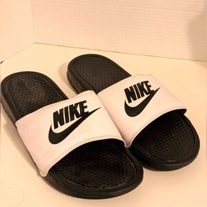 【STUSSY★】Nike x Stussy Benassi Slide Off Noir black Nike X Stussy Benassi Slides Black BLK Size 7 Men, 8.5 Women